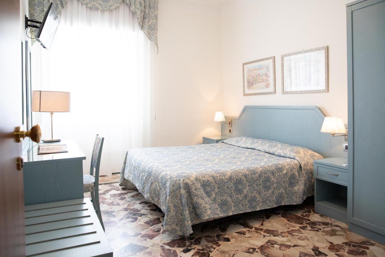 Ariston Hotel